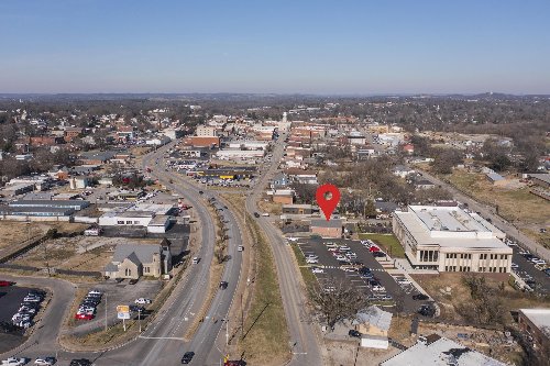 1113 S Main St, Columbia, TN  38401