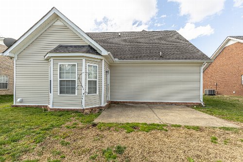 1008 Chapmans Crossing Dr, Spring Hill, TN  37174