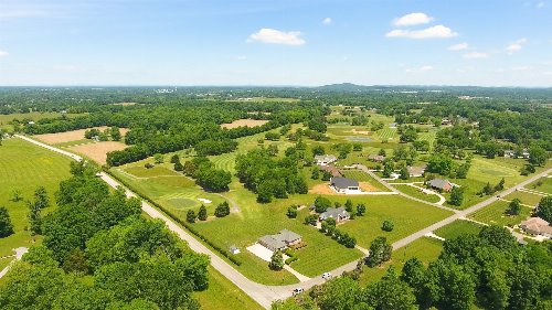 103 Riverbend Country Club Rd, Shelbyville, TN  37160