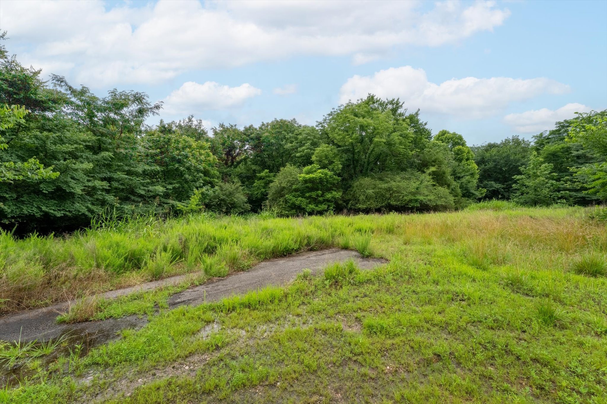 Gatlin Street, Clarksville, TN  37040