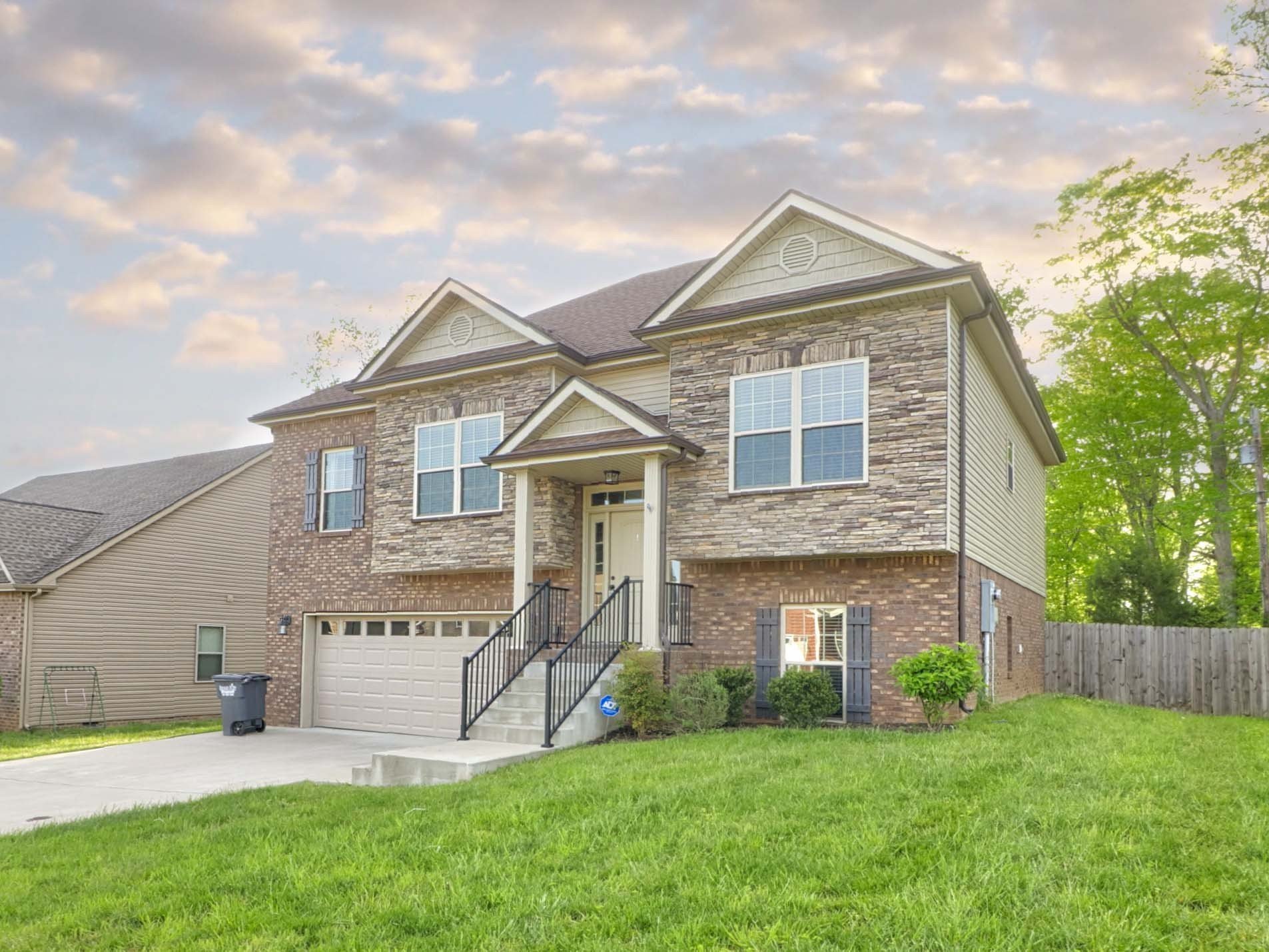 305 Chase Drive, Clarksville, TN  37043