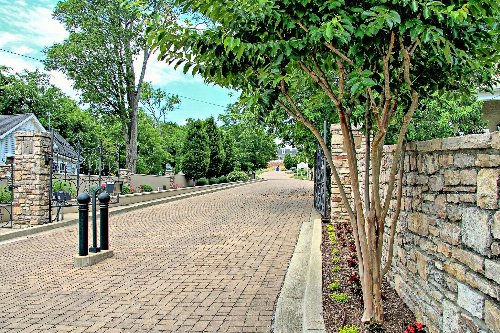 700 Halcyon Way, Columbia, TN  38401