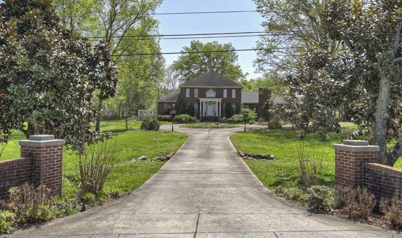 106 Riverbend Country Club Road, Shelbyville, TN  37160