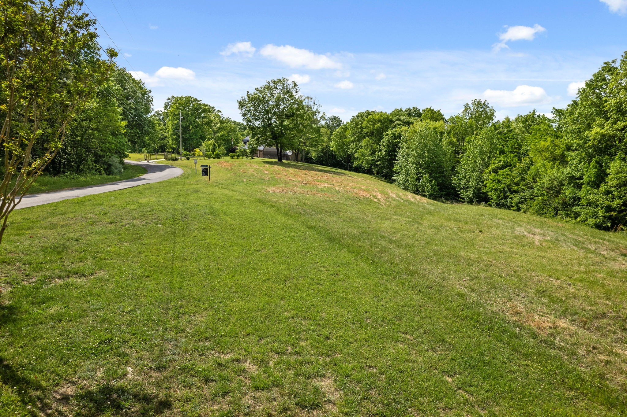 Highwater Rd, Waverly, TN  37185