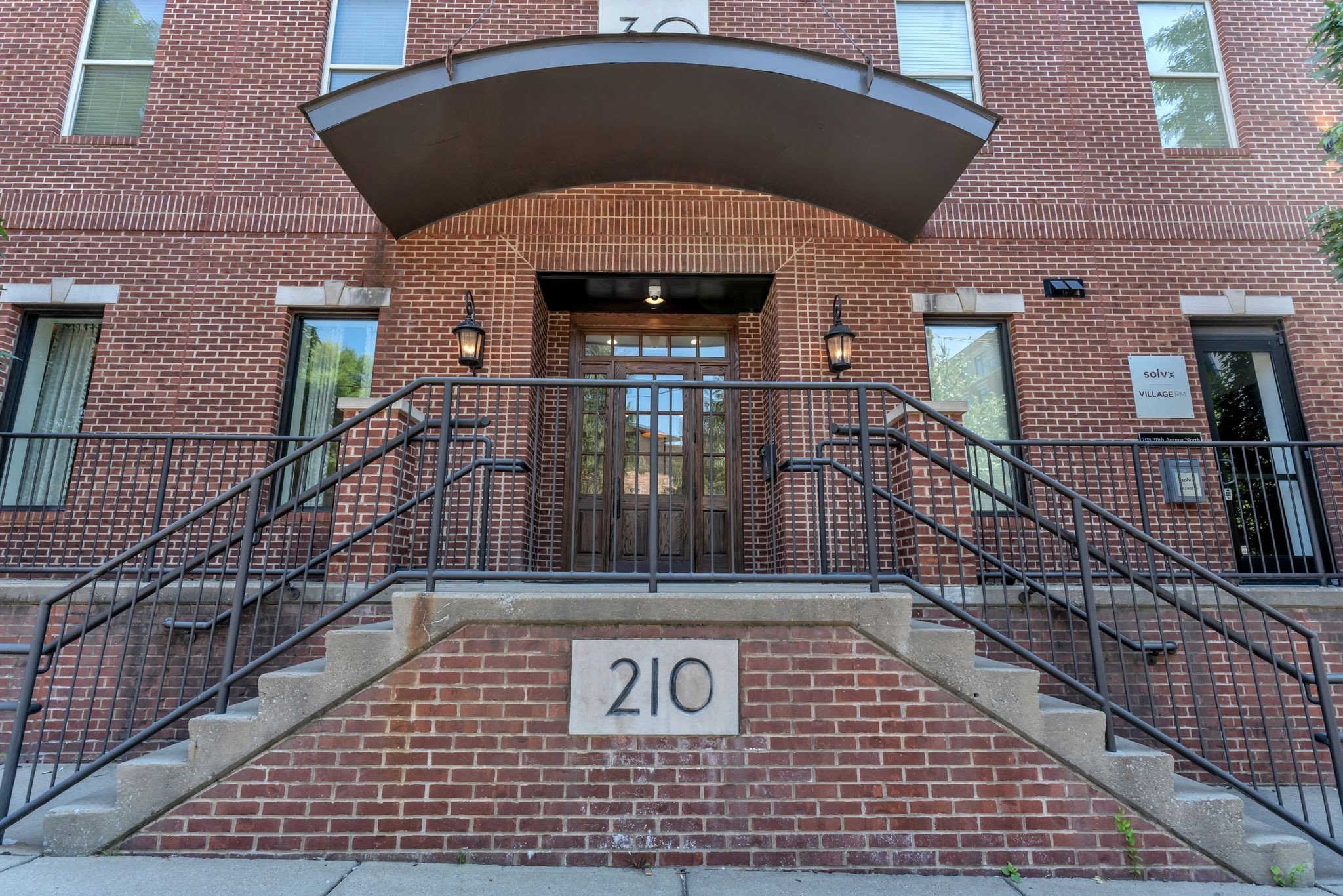 210 30th Ave, Nashville, TN  37203