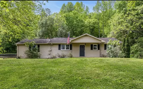 9005 Highway 100, Nashville, TN  37221