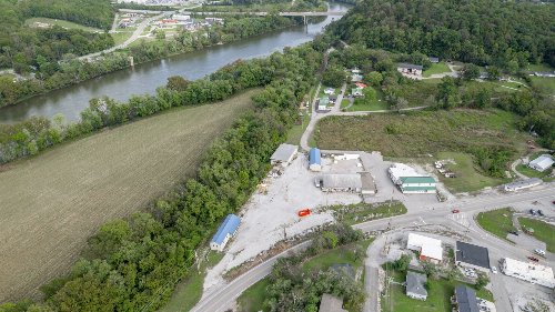 39 Cookeville Hwy, Carthage, TN  37030