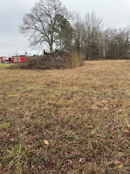 Doak Rd, Manchester, TN  37355