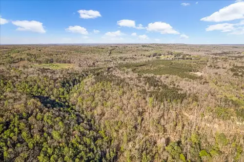 1 Seagroves Rd, Tracy City, TN  37387