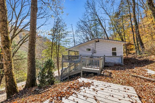 292 Halls Hollow Rd, Smithville, TN  37166
