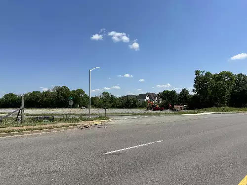 DeJarnette Lane, Murfreesboro, TN  37130