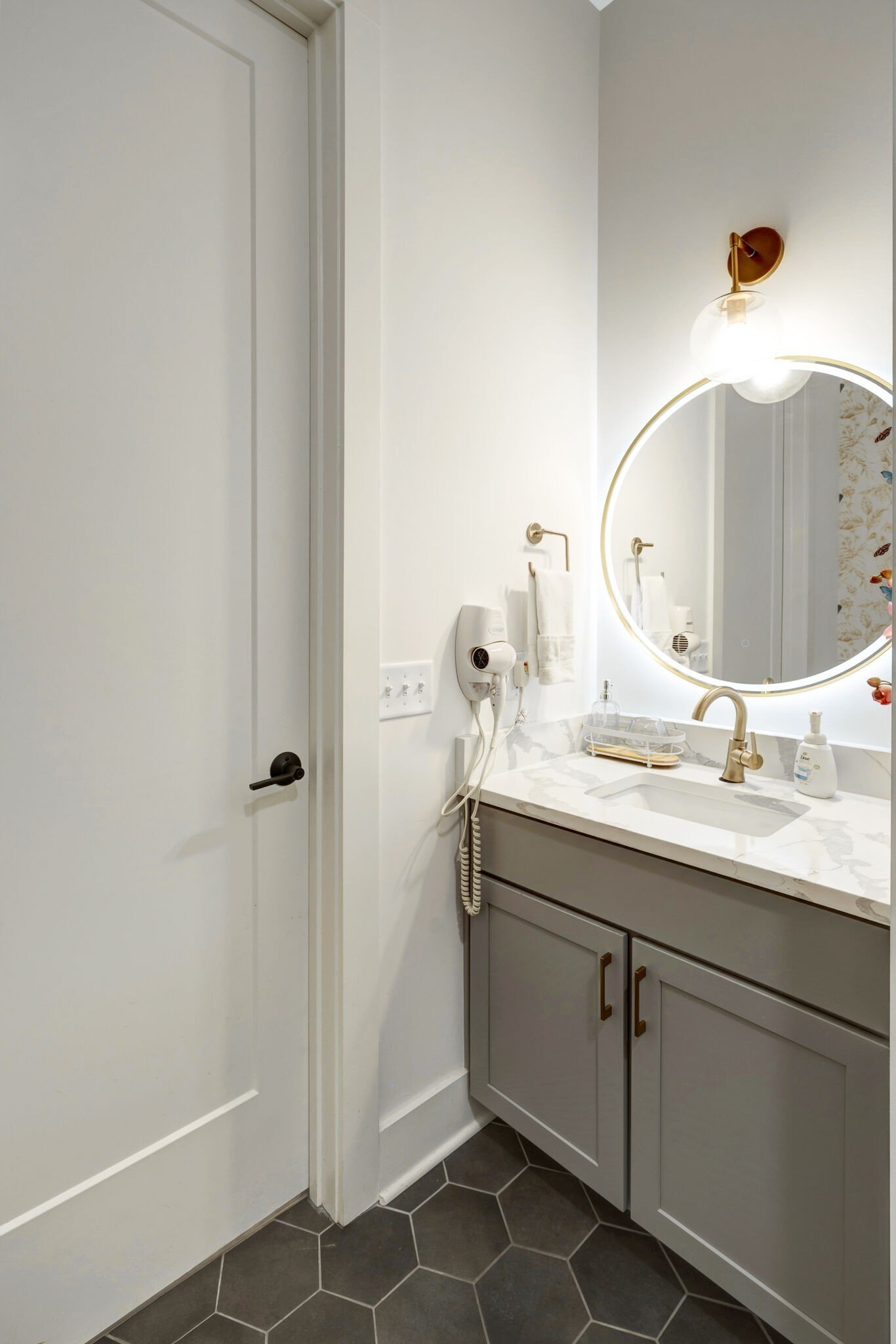 815 Main St, Nashville, TN  37206