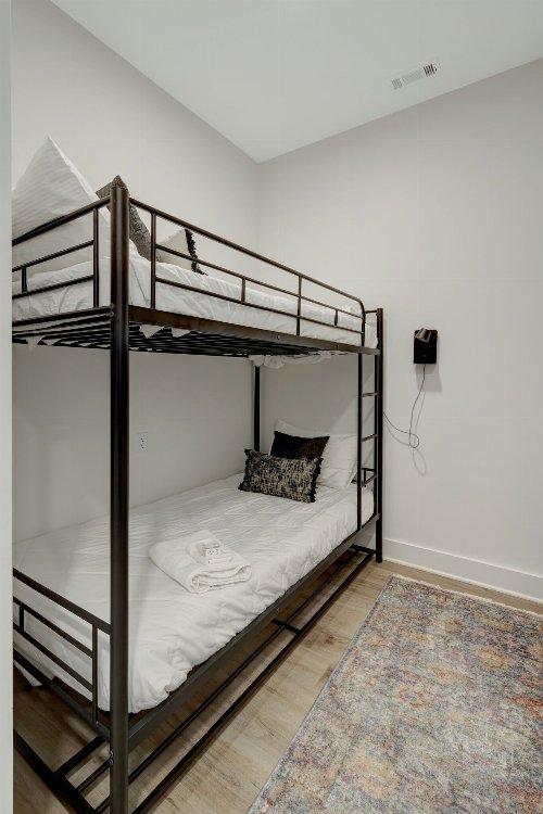 815 Main St, Nashville, TN  37206