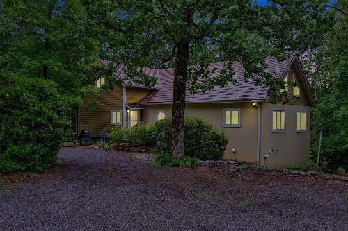 943 Old CCC Rd, Sewanee, TN  37375