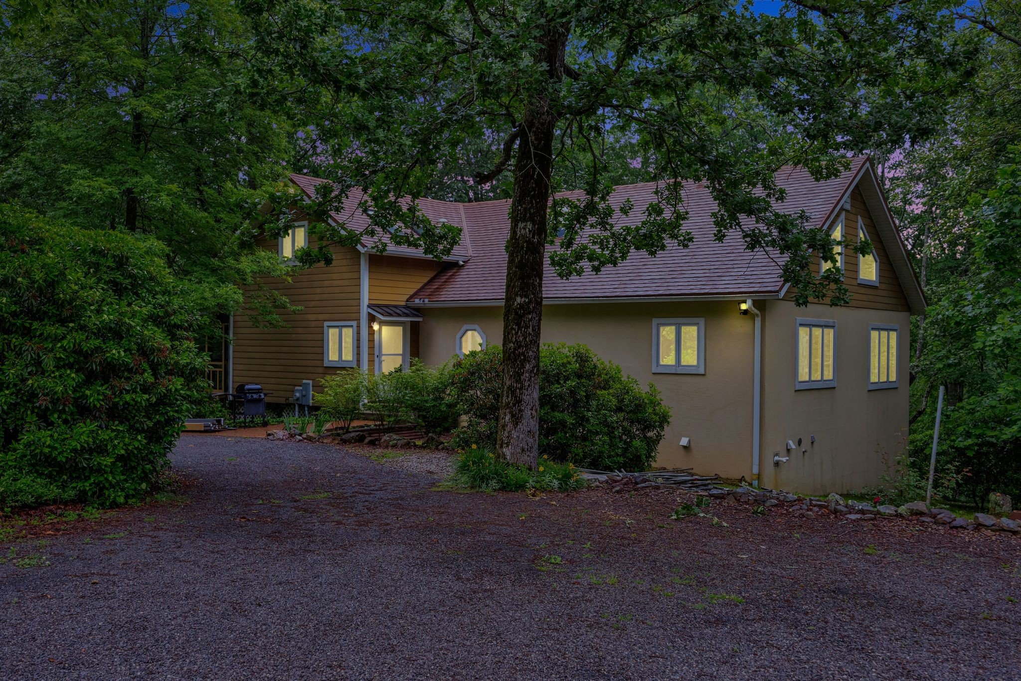 943 Old CCC Rd, Sewanee, TN  37375