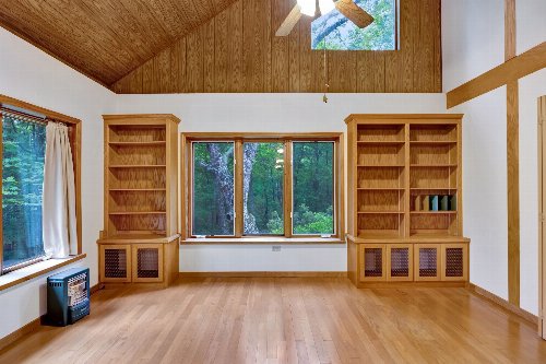 943 Old CCC Rd, Sewanee, TN  37375