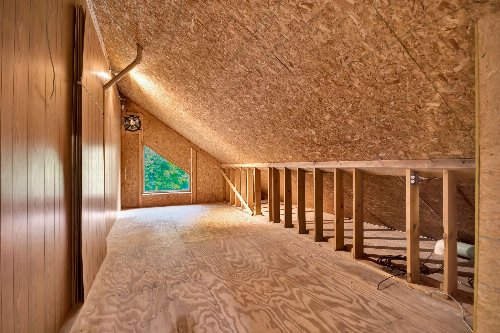 943 Old CCC Rd, Sewanee, TN  37375