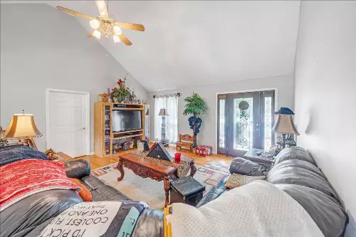 431 Jack Thomas Dr, Manchester, TN  37355