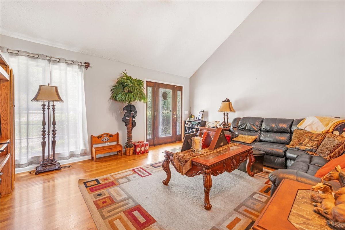 431 Jack Thomas Dr, Manchester, TN  37355