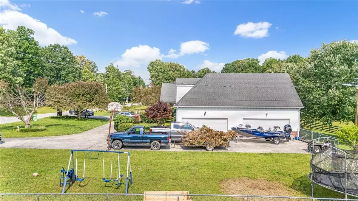 431 Jack Thomas Dr, Manchester, TN  37355