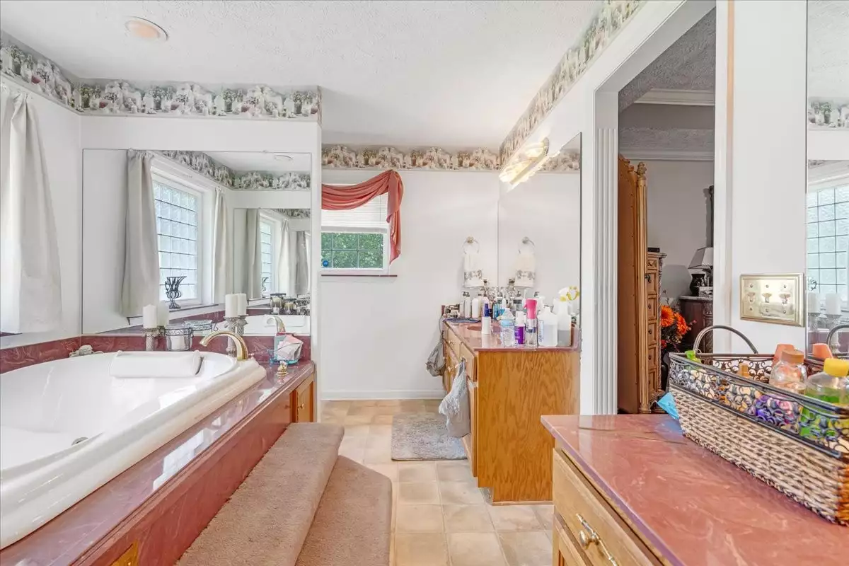 431 Jack Thomas Dr, Manchester, TN  37355