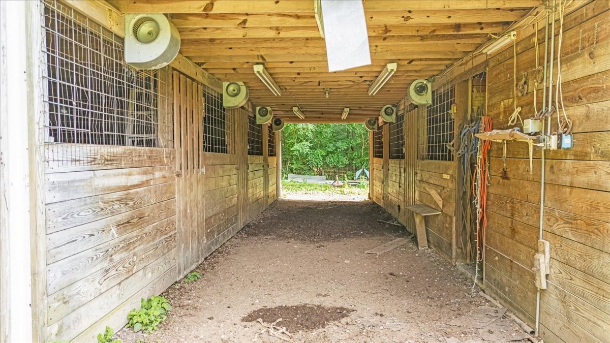 431 Jack Thomas Dr, Manchester, TN  37355