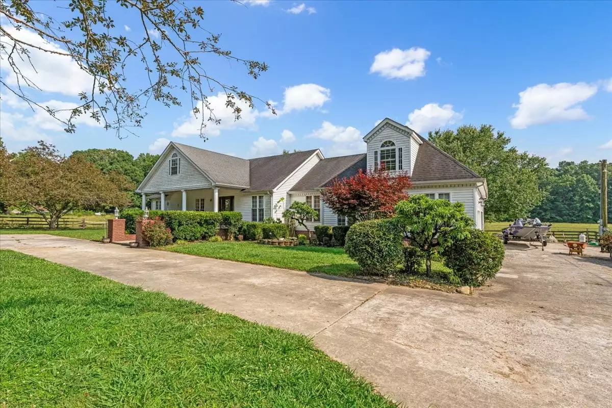 431 Jack Thomas Dr, Manchester, TN  37355