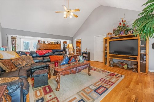 431 Jack Thomas Dr, Manchester, TN  37355