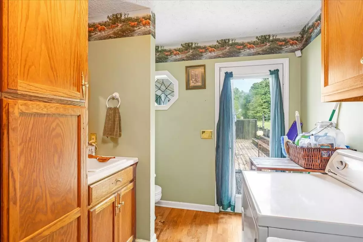 431 Jack Thomas Dr, Manchester, TN  37355