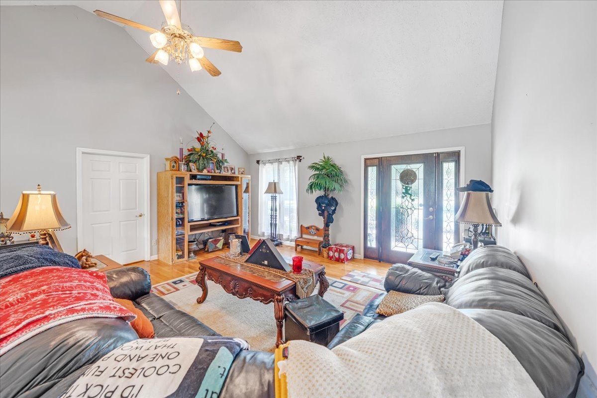 431 Jack Thomas Dr, Manchester, TN  37355