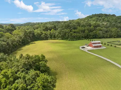 4215 Hampshire Pike, Hampshire, TN  38461