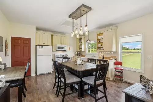 4215 Hampshire Pike, Hampshire, TN  38461