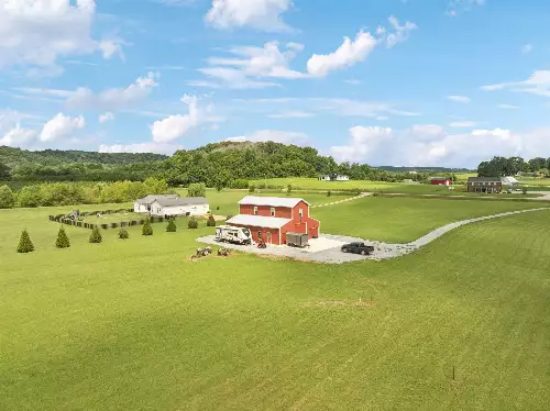 4215 Hampshire Pike, Hampshire, TN  38461