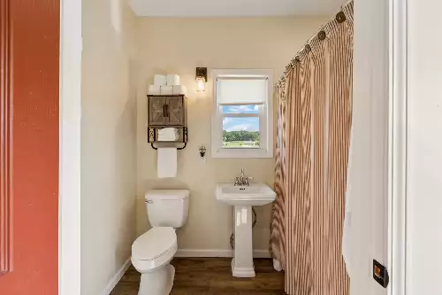 4215 Hampshire Pike, Hampshire, TN  38461