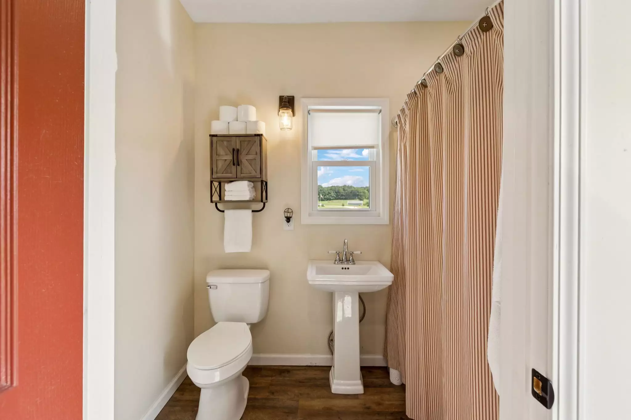 4215 Hampshire Pike, Hampshire, TN  38461