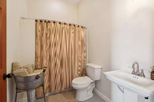 4215 Hampshire Pike, Hampshire, TN  38461