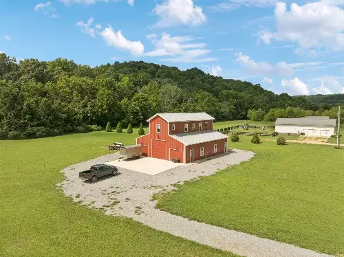 4215 Hampshire Pike, Hampshire, TN  38461