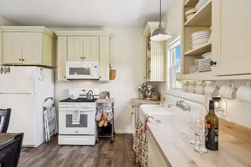 4215 Hampshire Pike, Hampshire, TN  38461