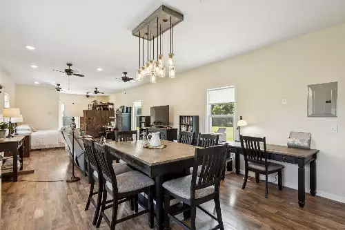 4215 Hampshire Pike, Hampshire, TN  38461