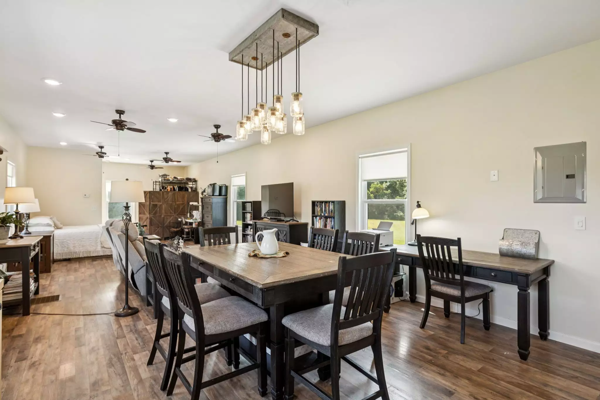 4215 Hampshire Pike, Hampshire, TN  38461