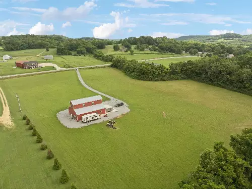 4215 Hampshire Pike, Hampshire, TN  38461