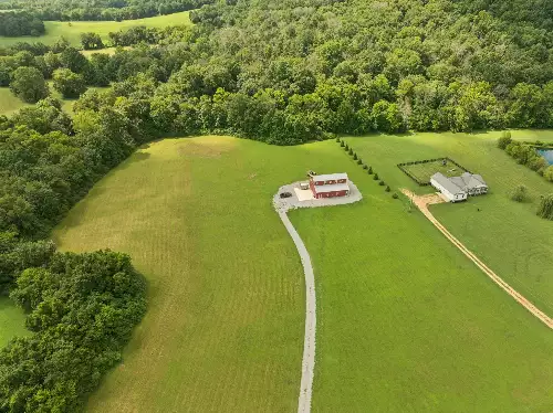 4215 Hampshire Pike, Hampshire, TN  38461