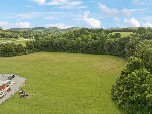 4215 Hampshire Pike, Hampshire, TN  38461