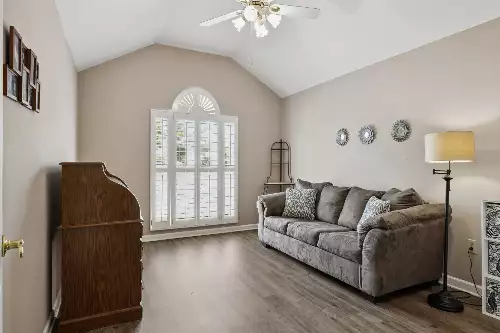 631 E Lane St, Shelbyville, TN  37160