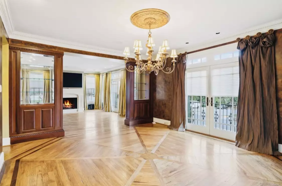 102 W End Close, Nashville, TN  37205