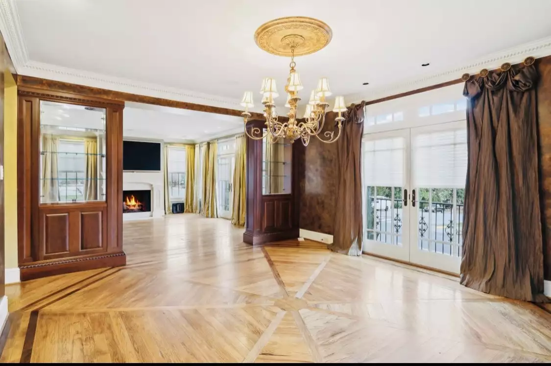 102 W End Close, Nashville, TN  37205