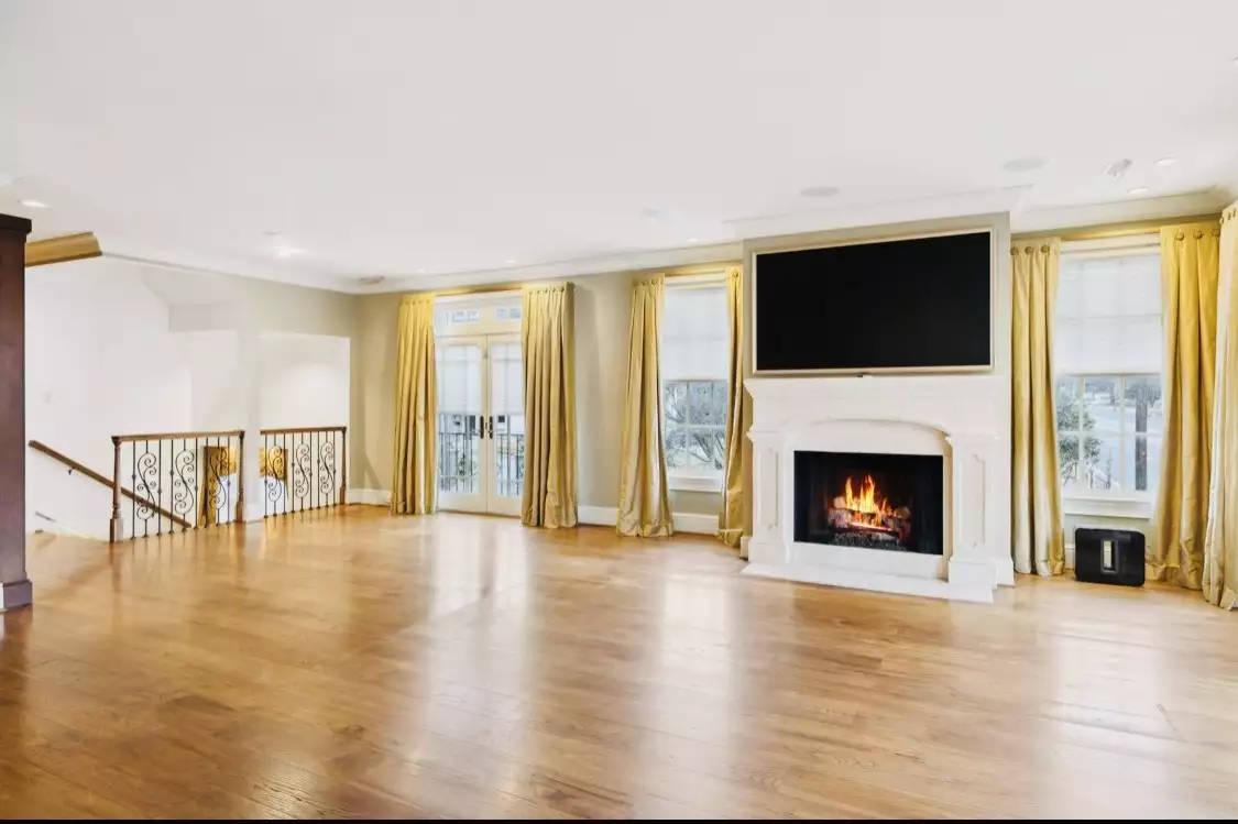 102 W End Close, Nashville, TN  37205