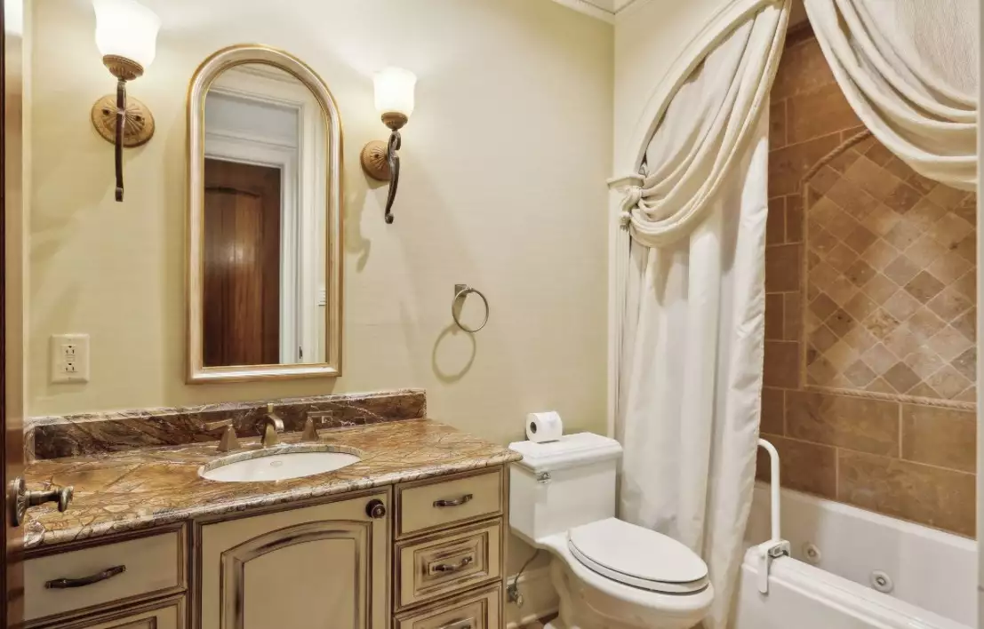 102 W End Close, Nashville, TN  37205