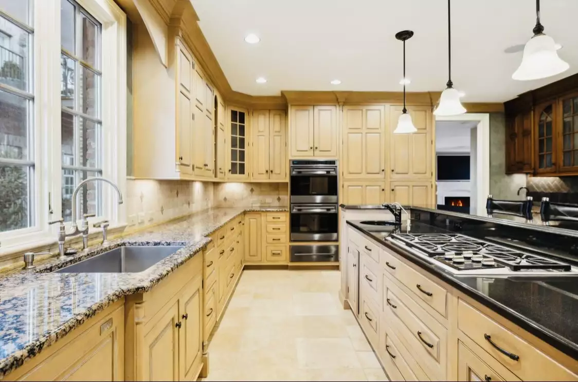 102 W End Close, Nashville, TN  37205