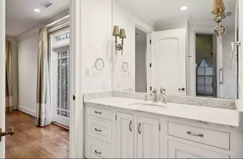 102 W End Close, Nashville, TN  37205